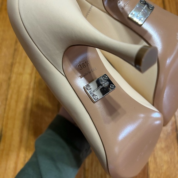 MICHAEL KORS  Made In Italy Beige Leather Silver Cap Pointed Toe Bumps Size 38 - Picture 8 of 9
